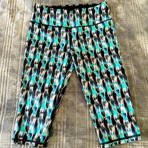 Victoria’s Secret VSX Cropped Sport Leggings